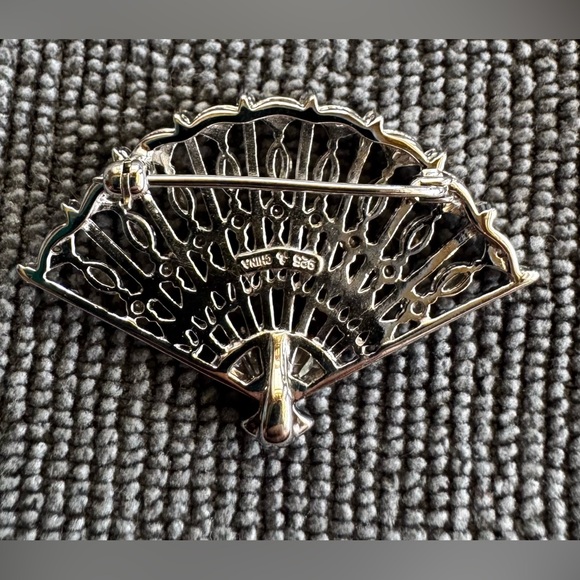 Sparkly sterling silver convertible fan pendant - Picture 5 of 8